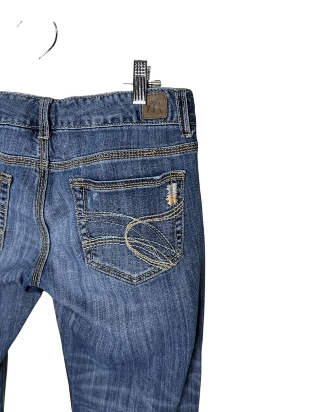 Blue Madison Modern Co. Mid-Rise Distressed Capri Denim Jeans Size 7/8 - Picture 5 of 8